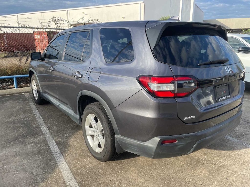 Used 2023 Honda Pilot LX SUV