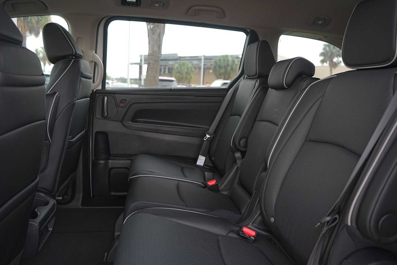 Thumbnail: 2026 Honda Odyssey - 13