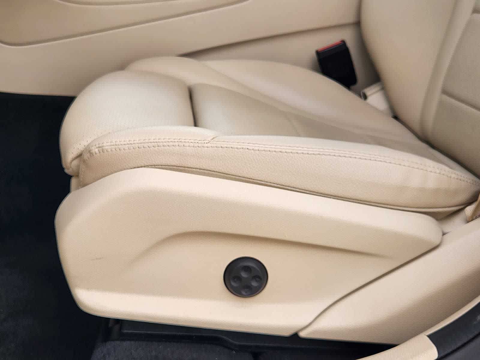 Thumbnail: 2022 Mercedes-Benz GLC - 24