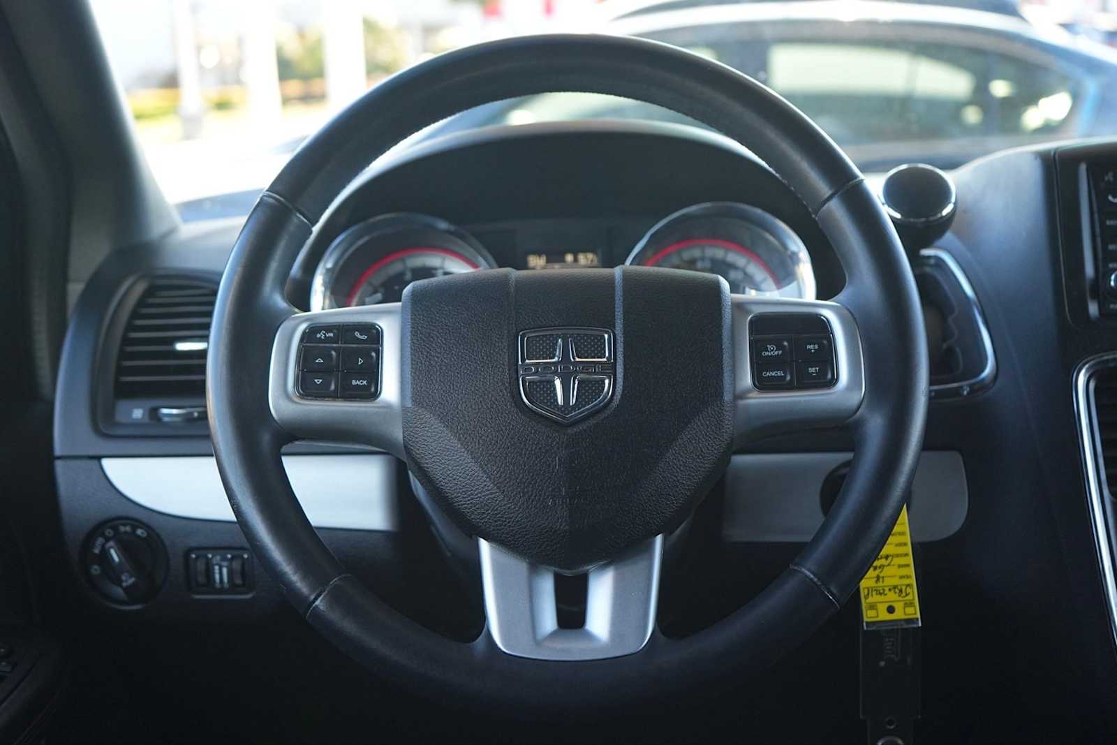 Thumbnail: 2018 Dodge Grand Caravan - 16