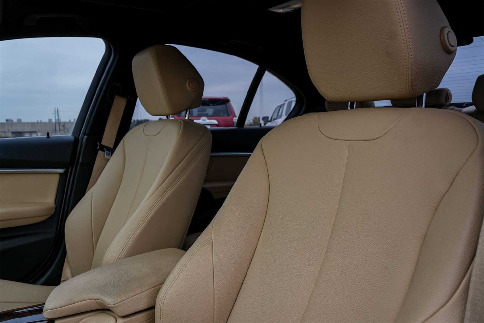 Thumbnail: 2017 BMW 3 Series - 11