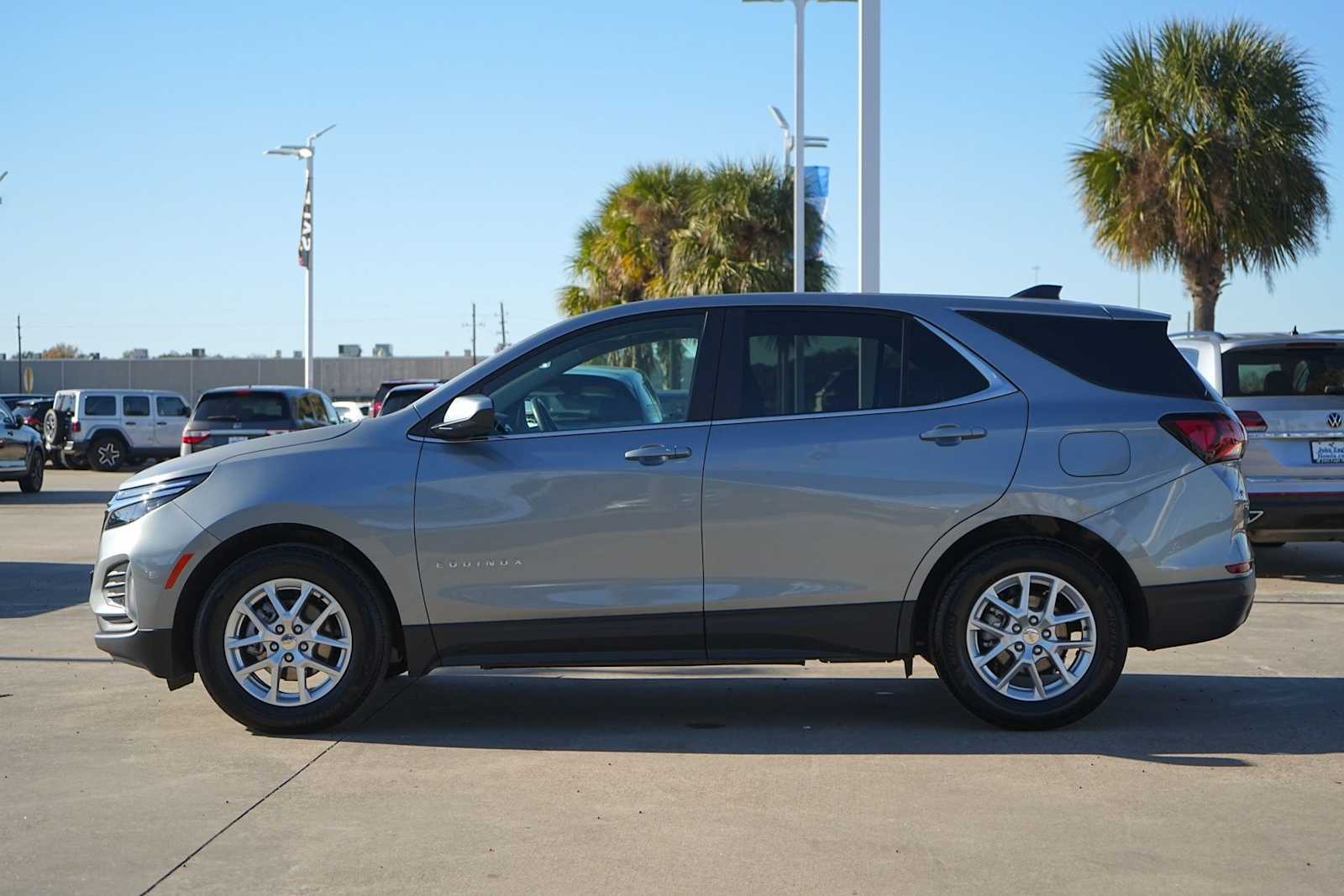 Thumbnail: 2024 Chevrolet Equinox - 3