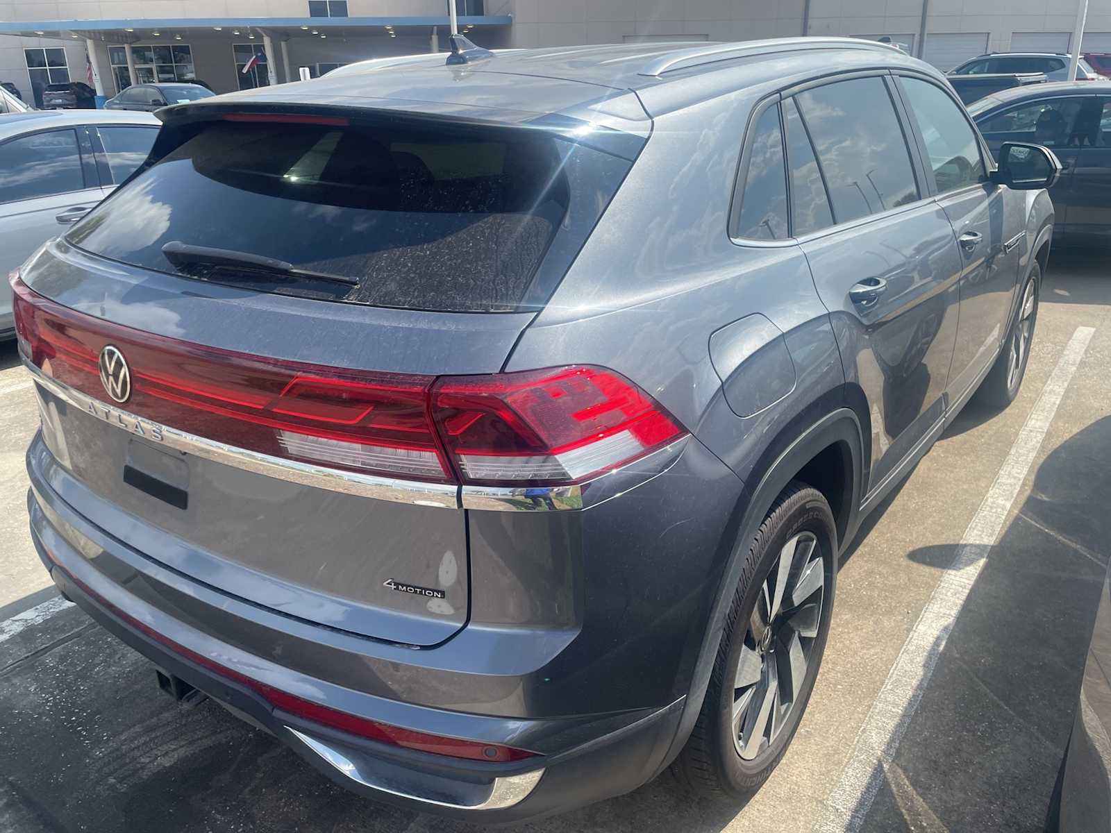 Thumbnail: 2024 Volkswagen Atlas - 3