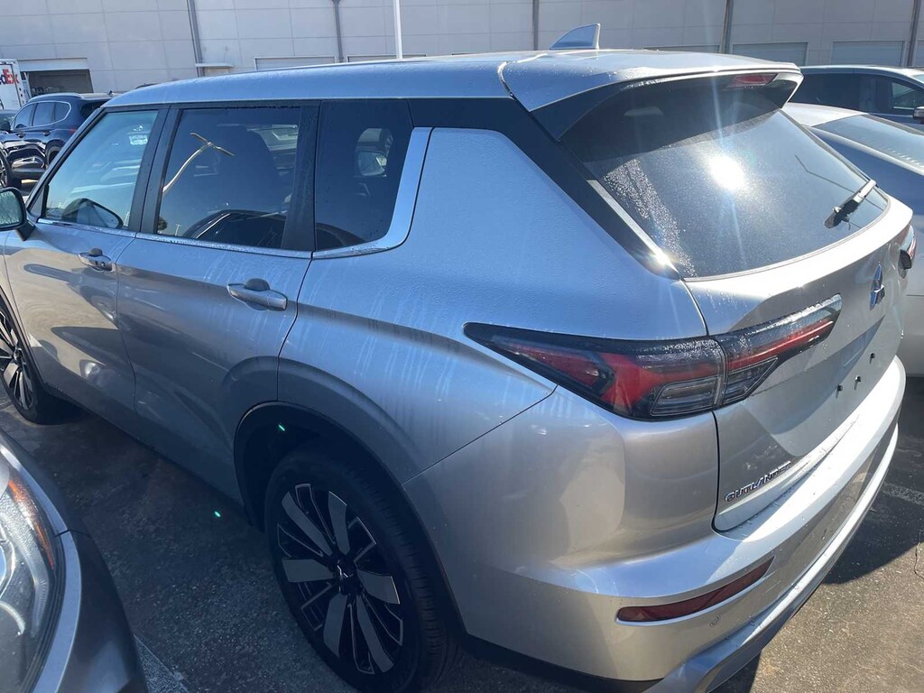 Used 2025 Mitsubishi Outlander SE SUV