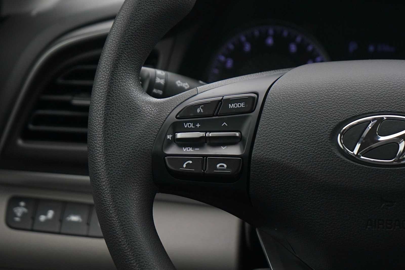 Thumbnail: 2020 Hyundai Elantra - 17