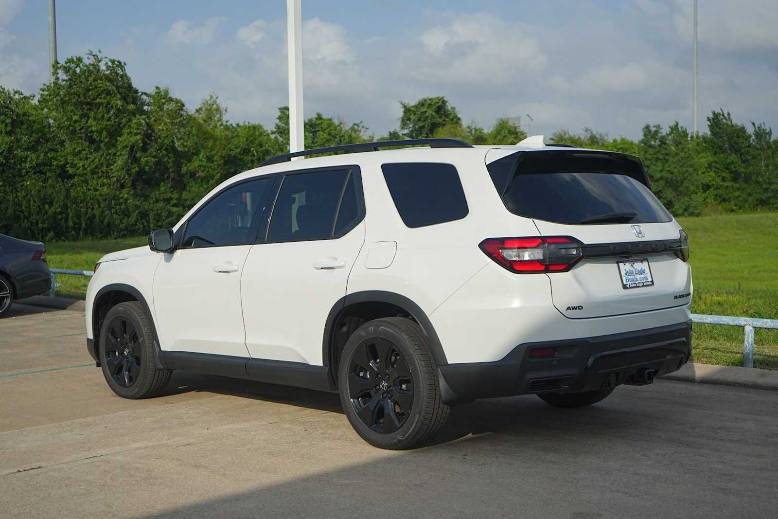 Thumbnail: 2026 Honda Pilot - 4