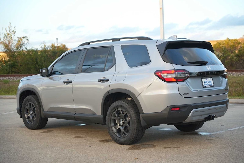 New 2025 Honda Pilot TrailSport SUV