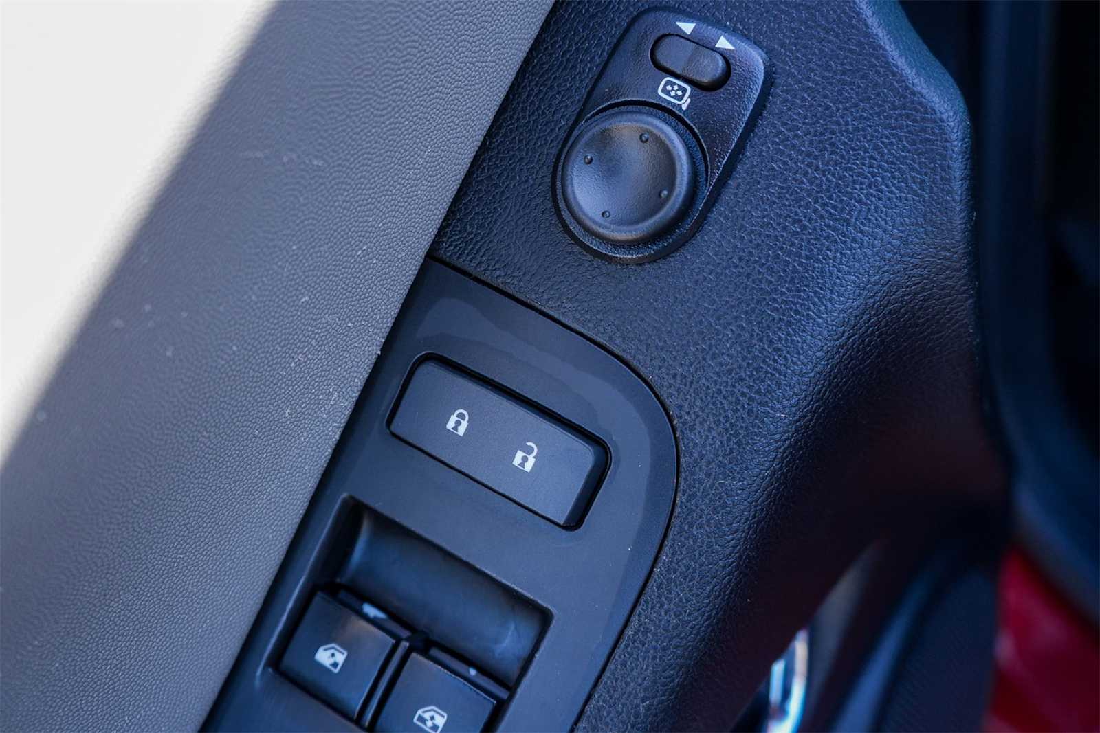 Thumbnail: 2015 Chevrolet Camaro - 23