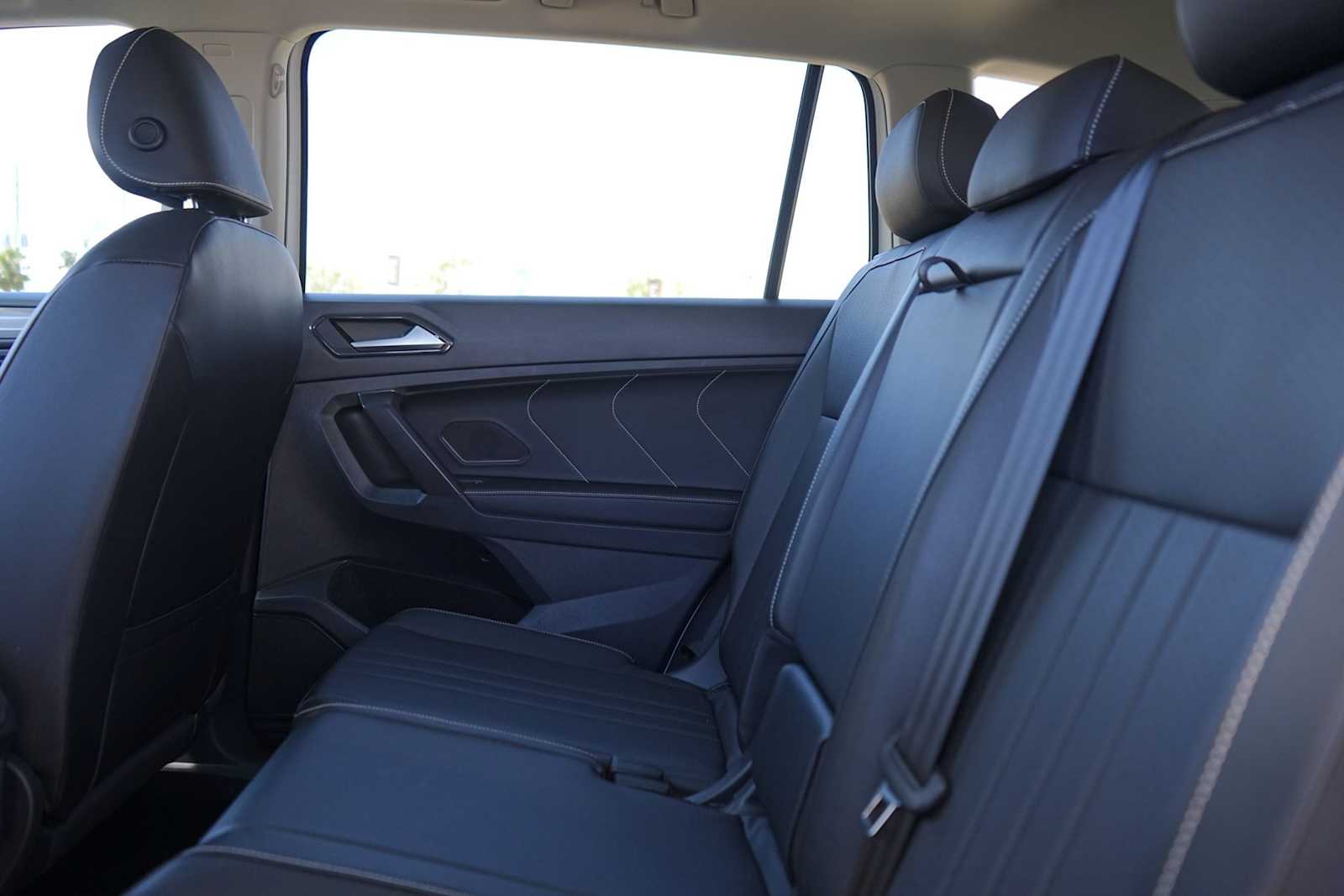 Thumbnail: 2022 Volkswagen Tiguan - 14