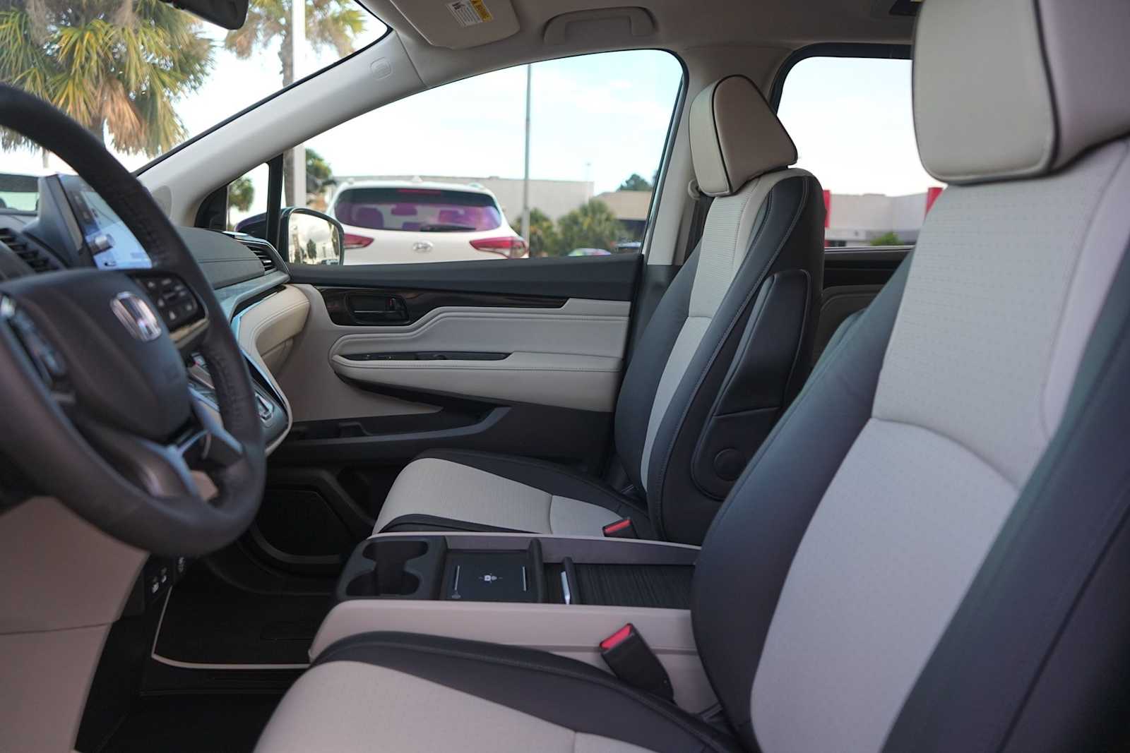 Thumbnail: 2026 Honda Odyssey - 11