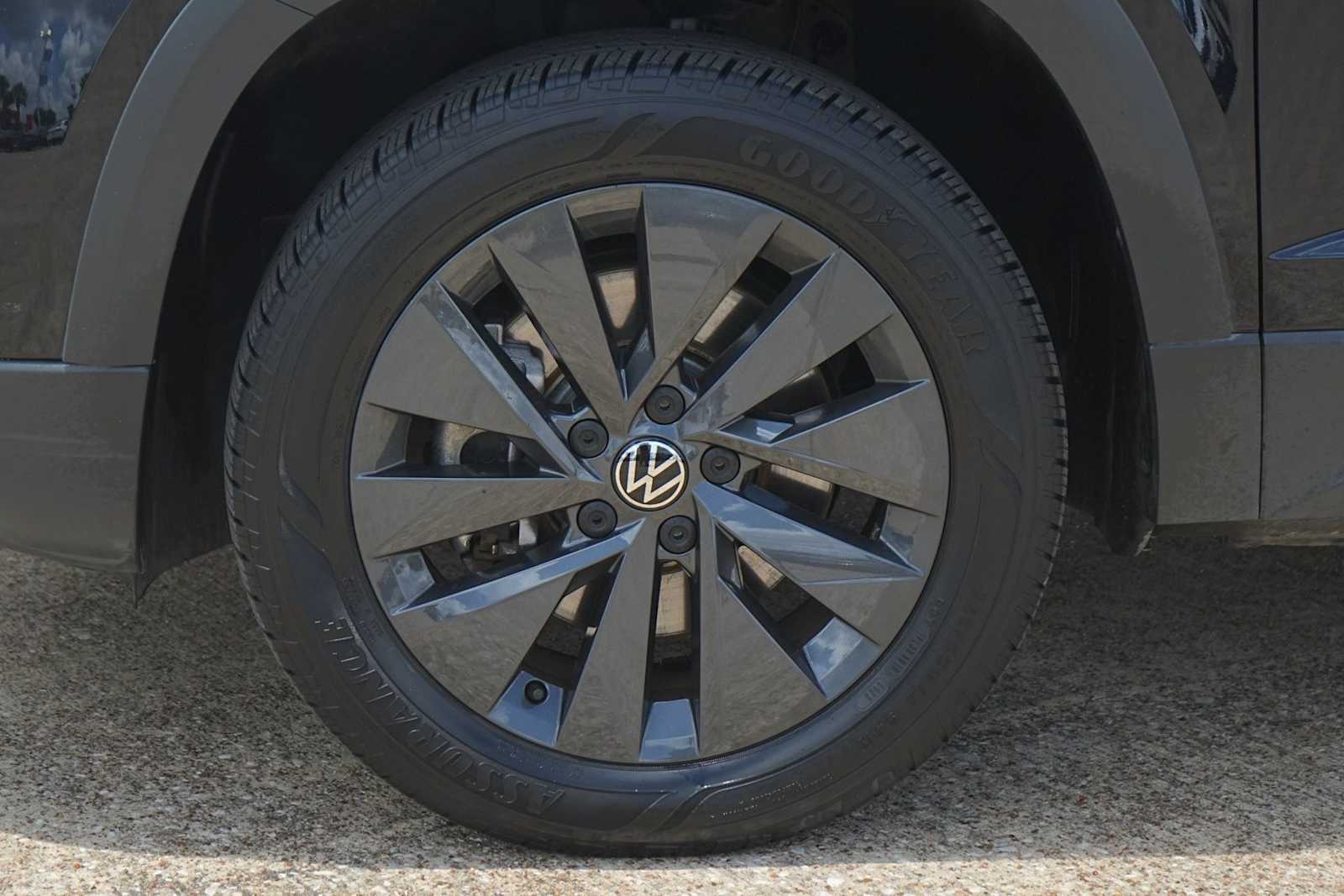 Thumbnail: 2024 Volkswagen Taos - 6