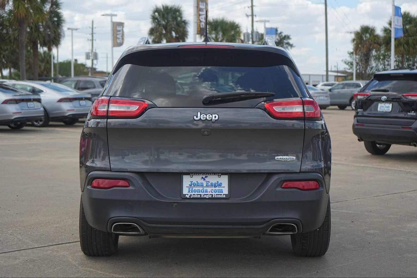Thumbnail: 2017 Jeep Cherokee - 5