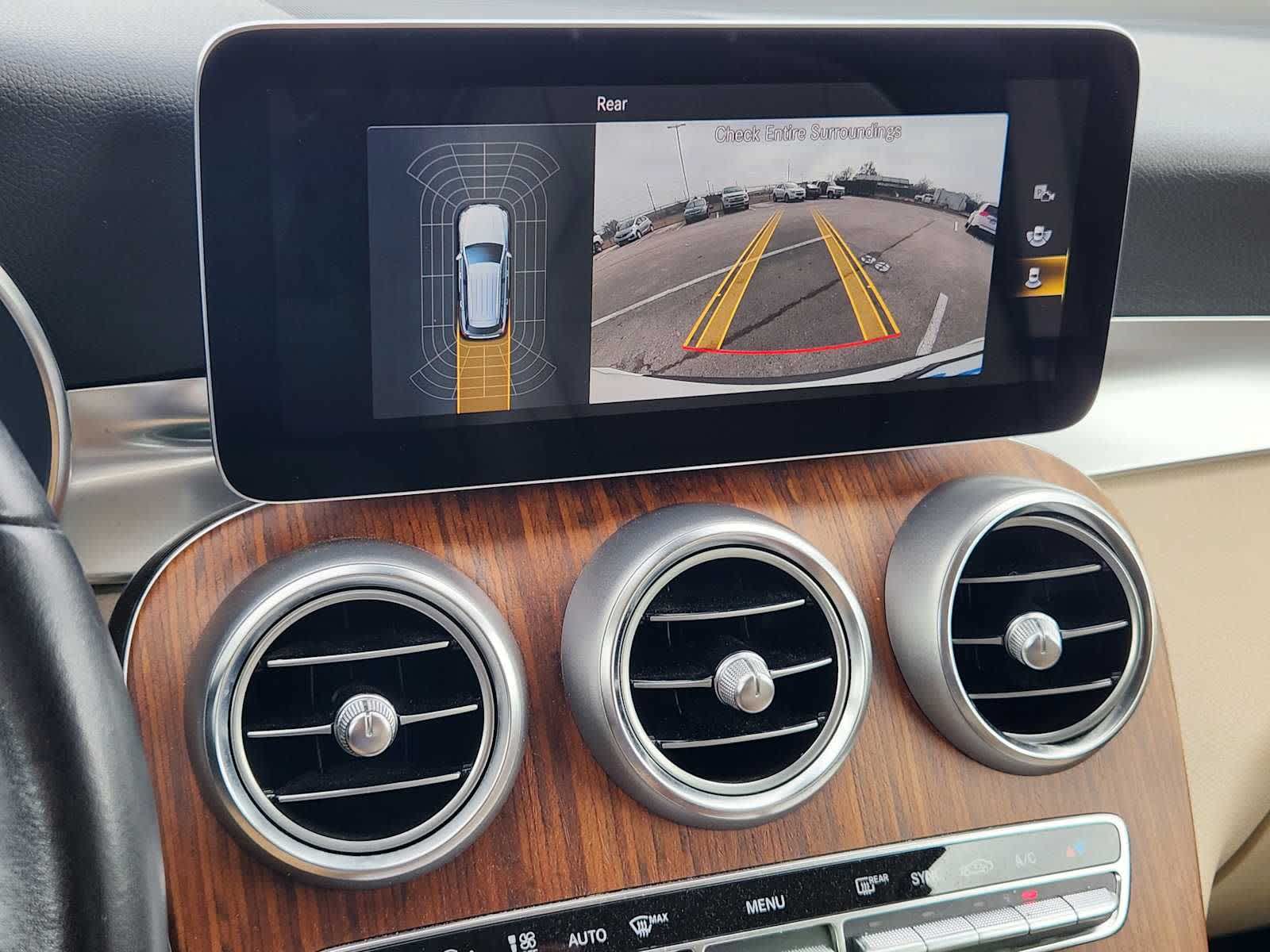 Thumbnail: 2022 Mercedes-Benz GLC - 18