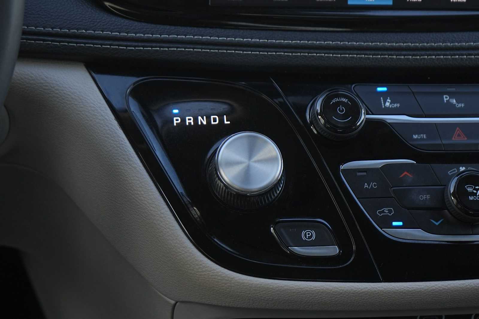 Thumbnail: 2024 Chrysler Pacifica - 19