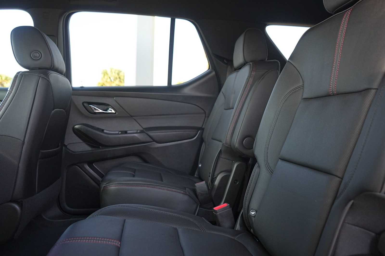 Thumbnail: 2022 Chevrolet Traverse - 14