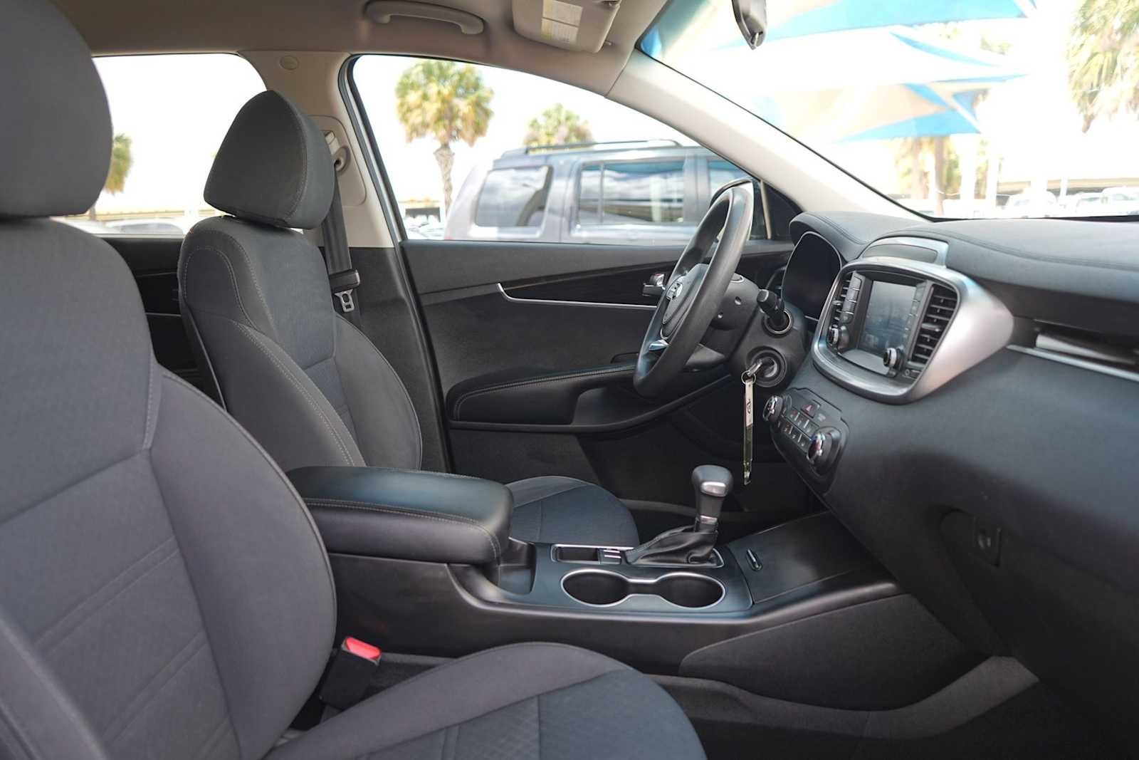 Thumbnail: 2019 Kia Sorento - 14