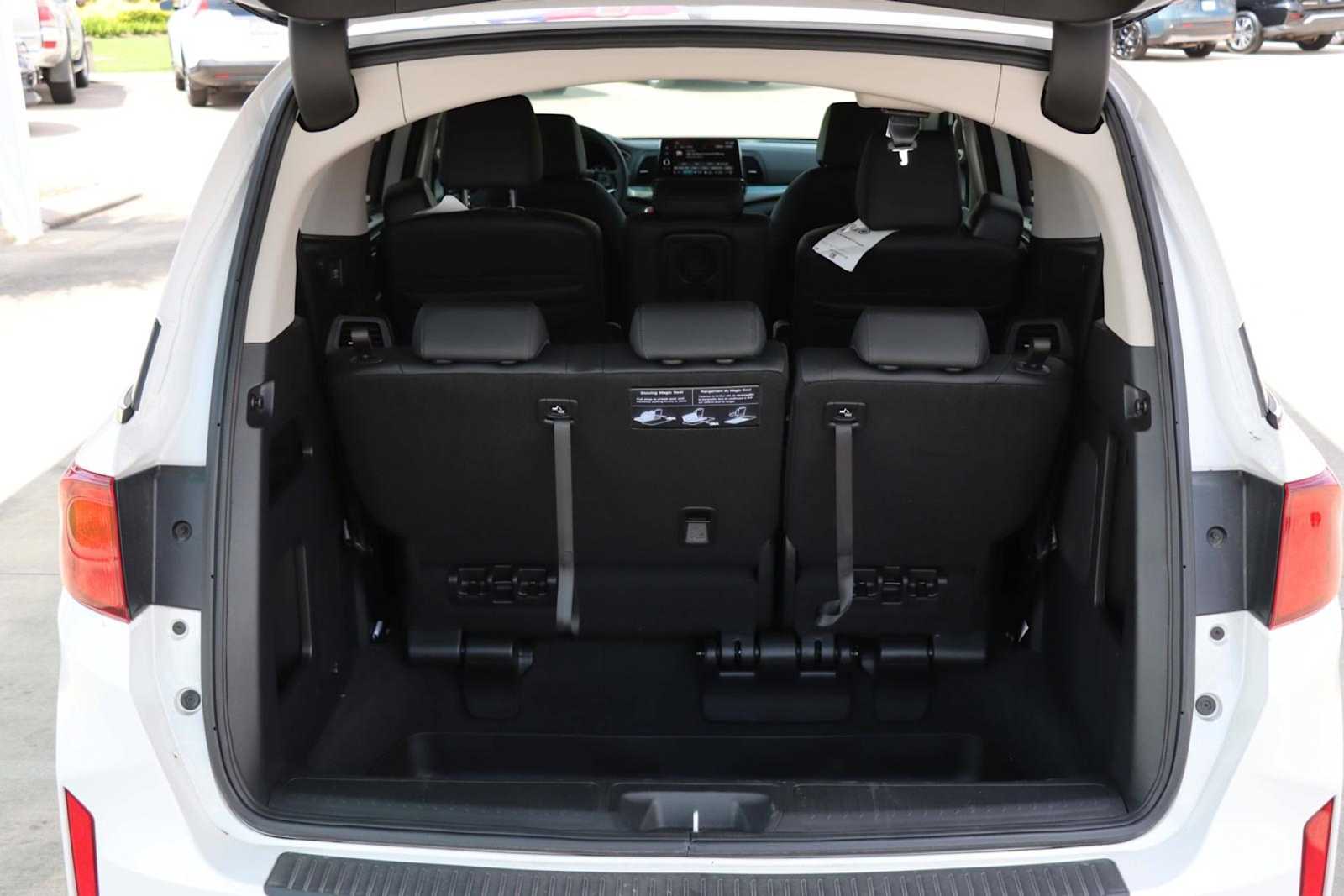 Thumbnail: 2025 Honda Odyssey - 24