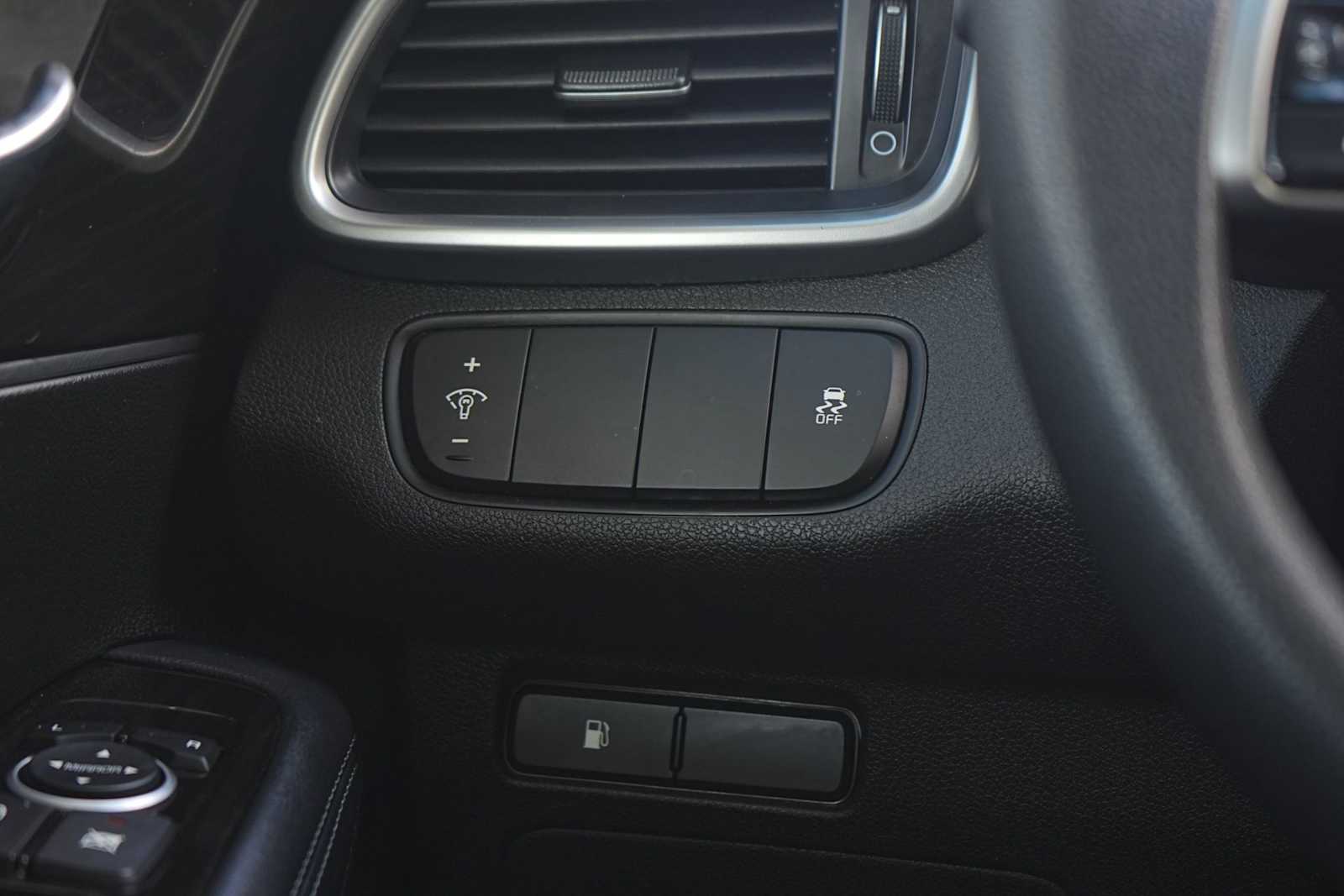 Thumbnail: 2019 Kia Sorento - 24