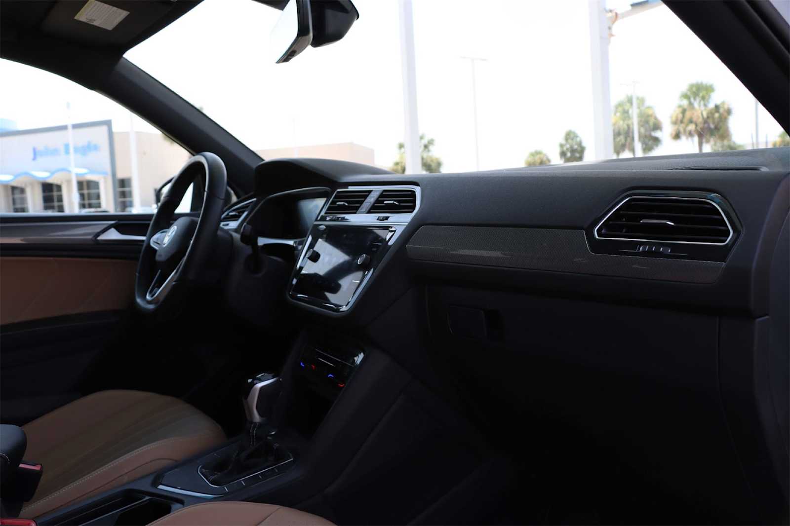 Thumbnail: 2024 Volkswagen Tiguan - 13