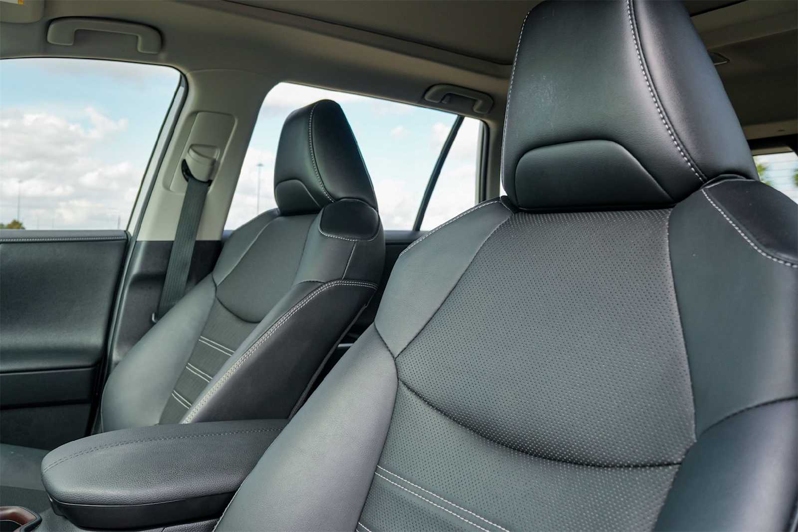 Thumbnail: 2021 Toyota RAV4 - 11