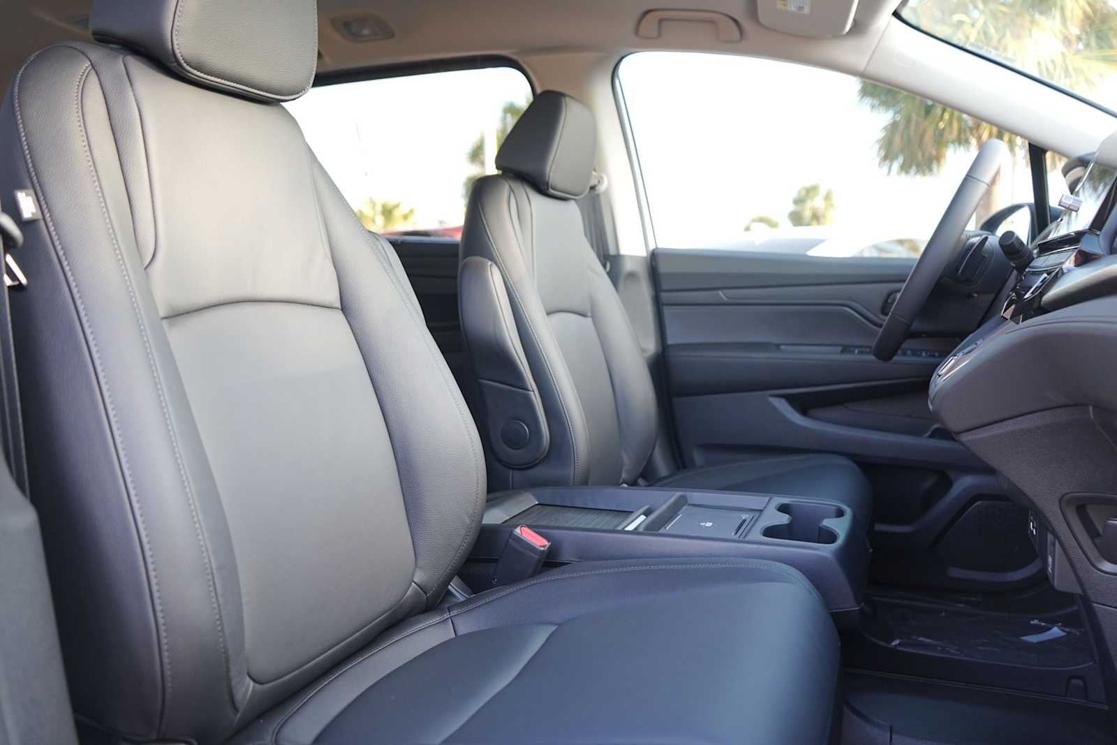 Thumbnail: 2026 Honda Odyssey - 14