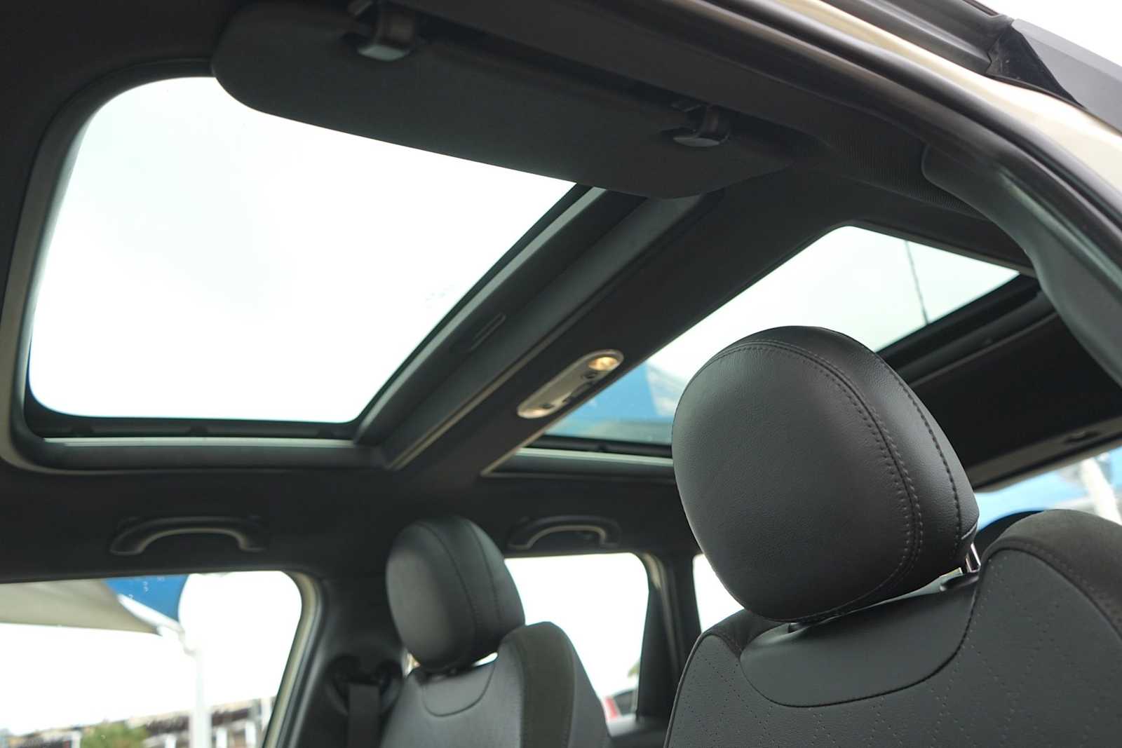 Thumbnail: 2019 MINI Cooper Hardtop - 25