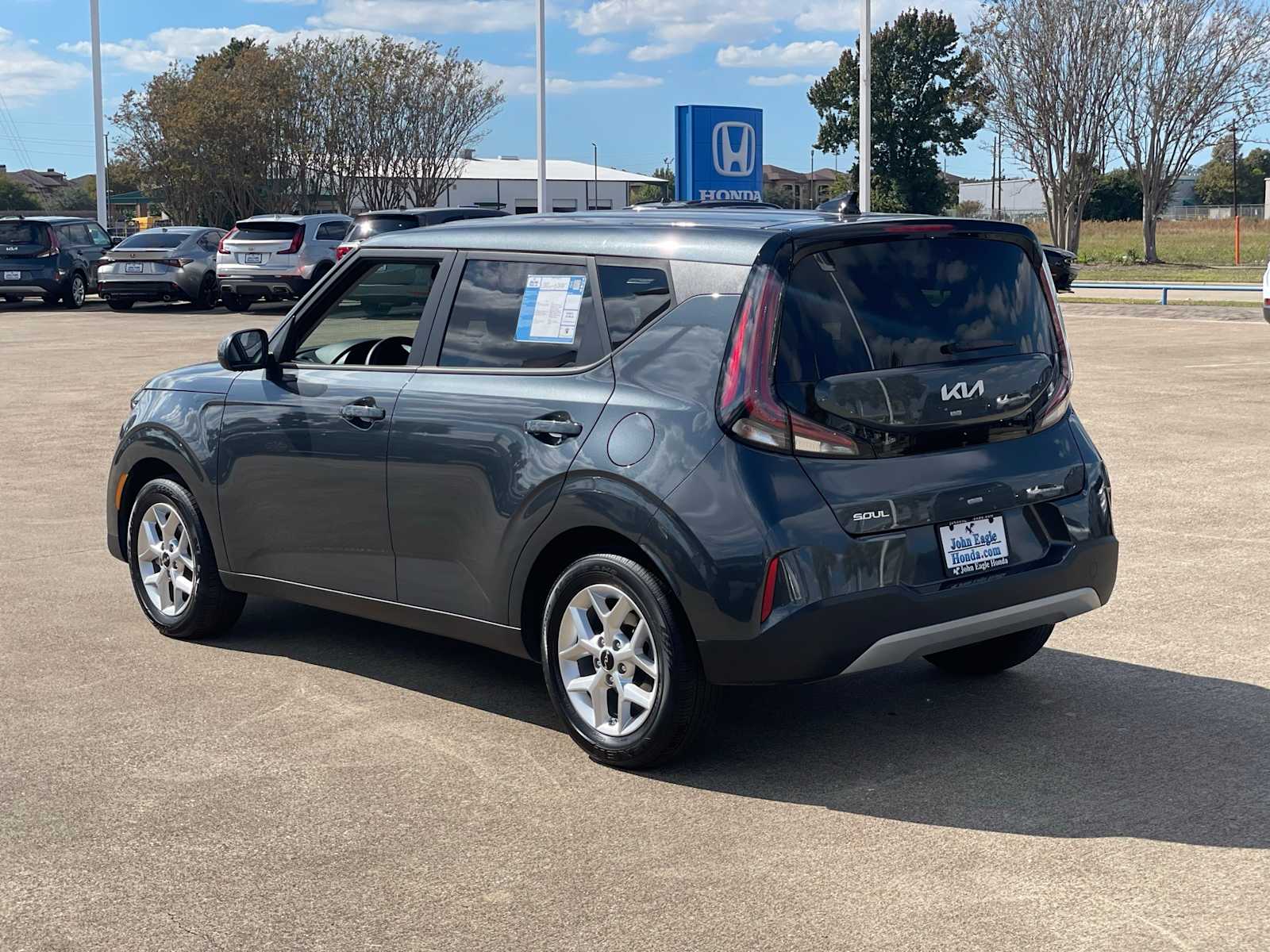 2024 Kia Soul LX photo 3