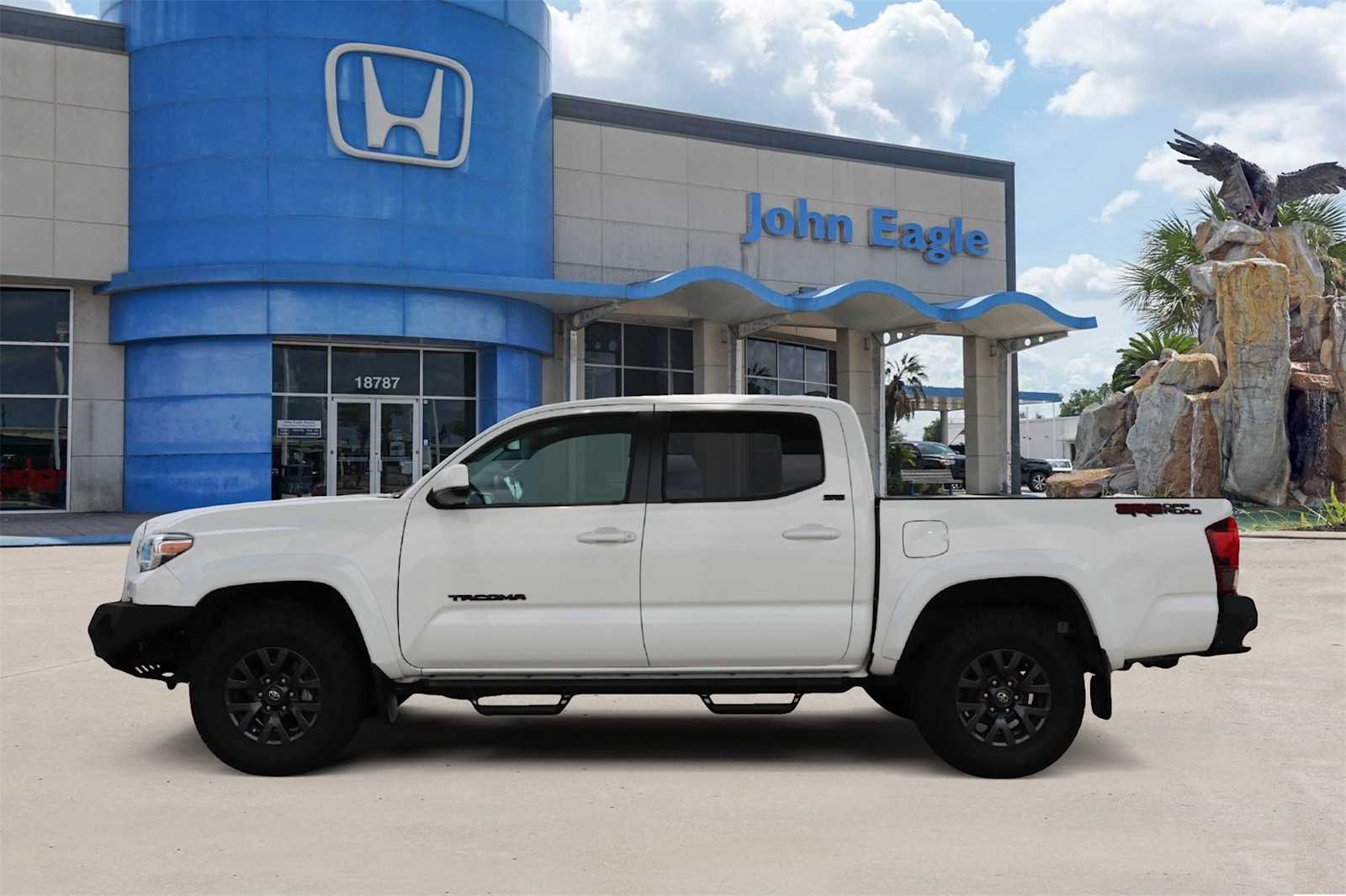 Thumbnail: 2023 Toyota Tacoma - 3