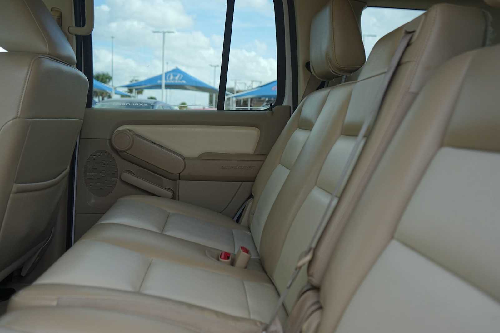 Thumbnail: 2010 Ford Explorer - 14