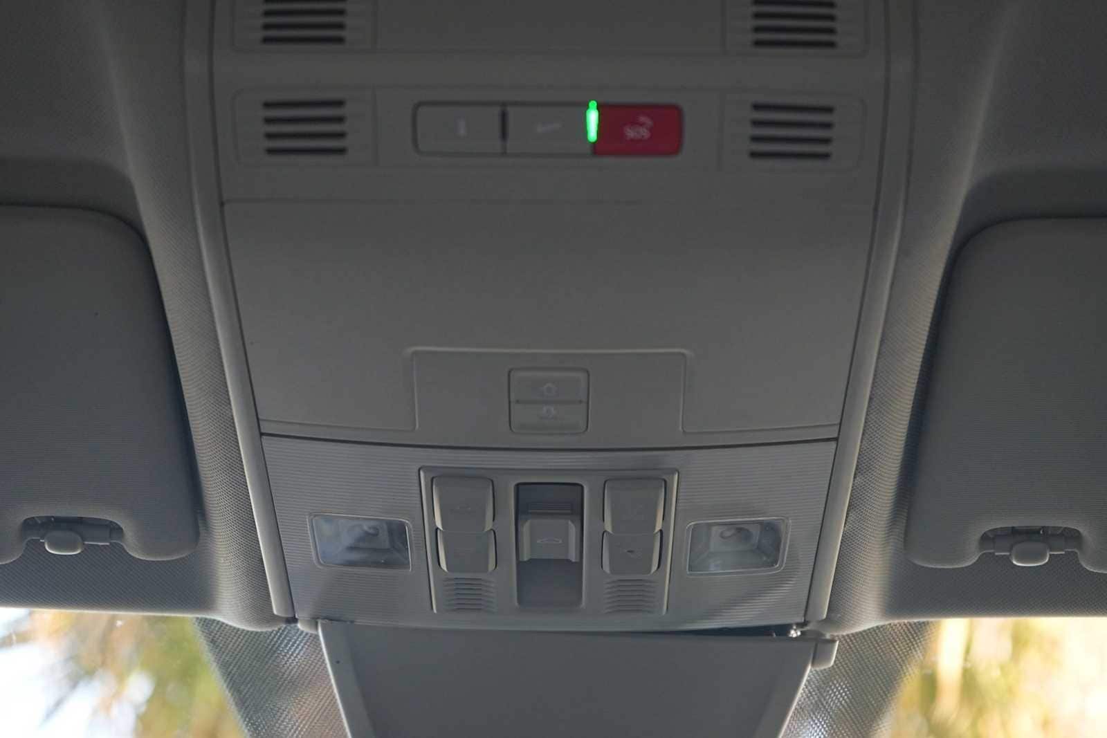 Thumbnail: 2021 Volkswagen Tiguan - 23