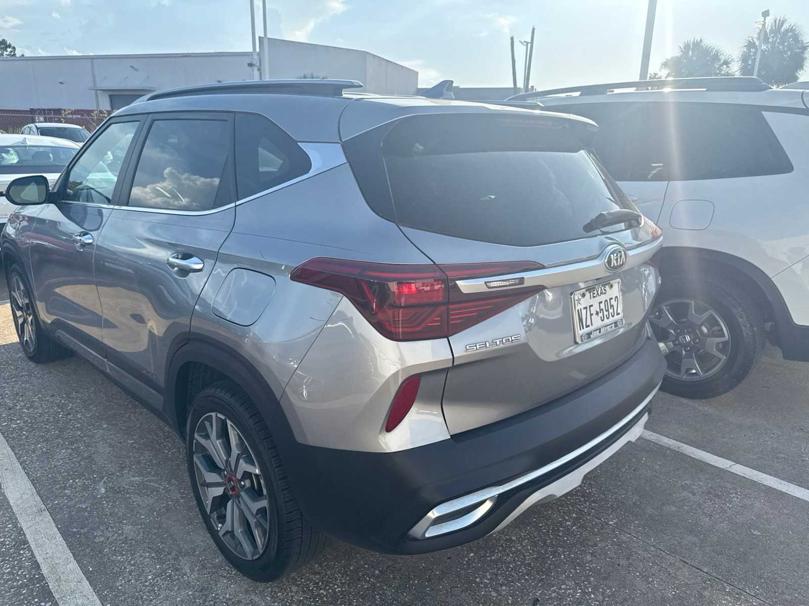 Thumbnail: 2021 Kia Seltos - 4