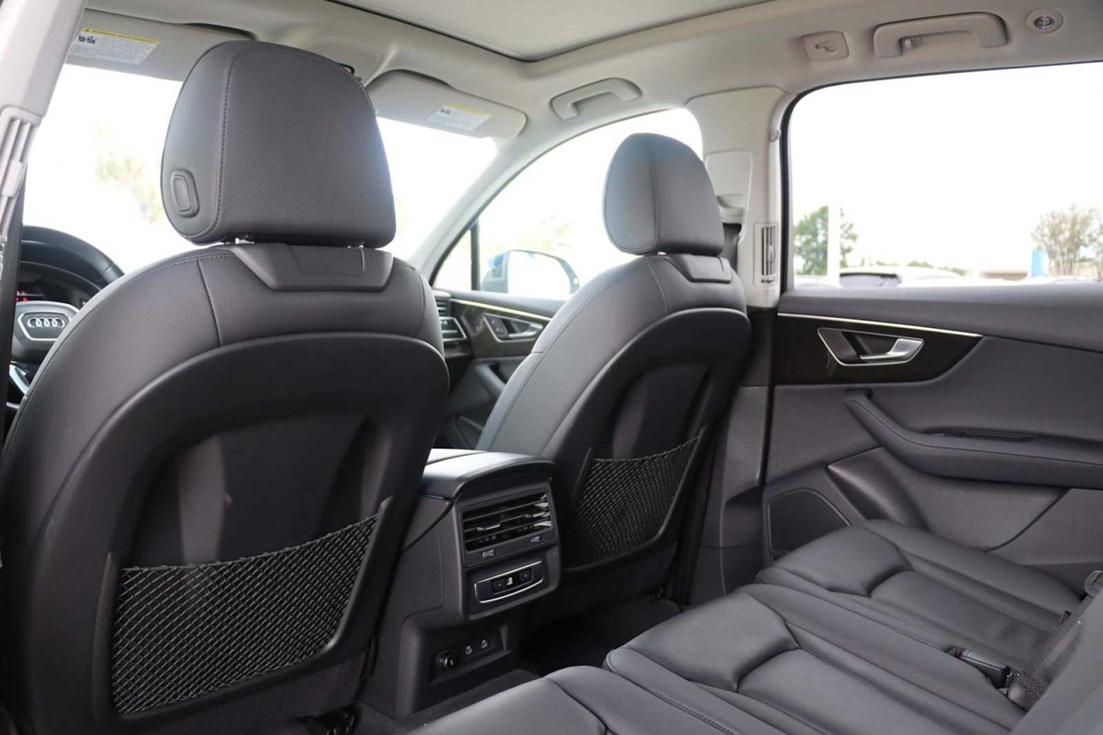 Thumbnail: 2024 Audi Q7 - 14