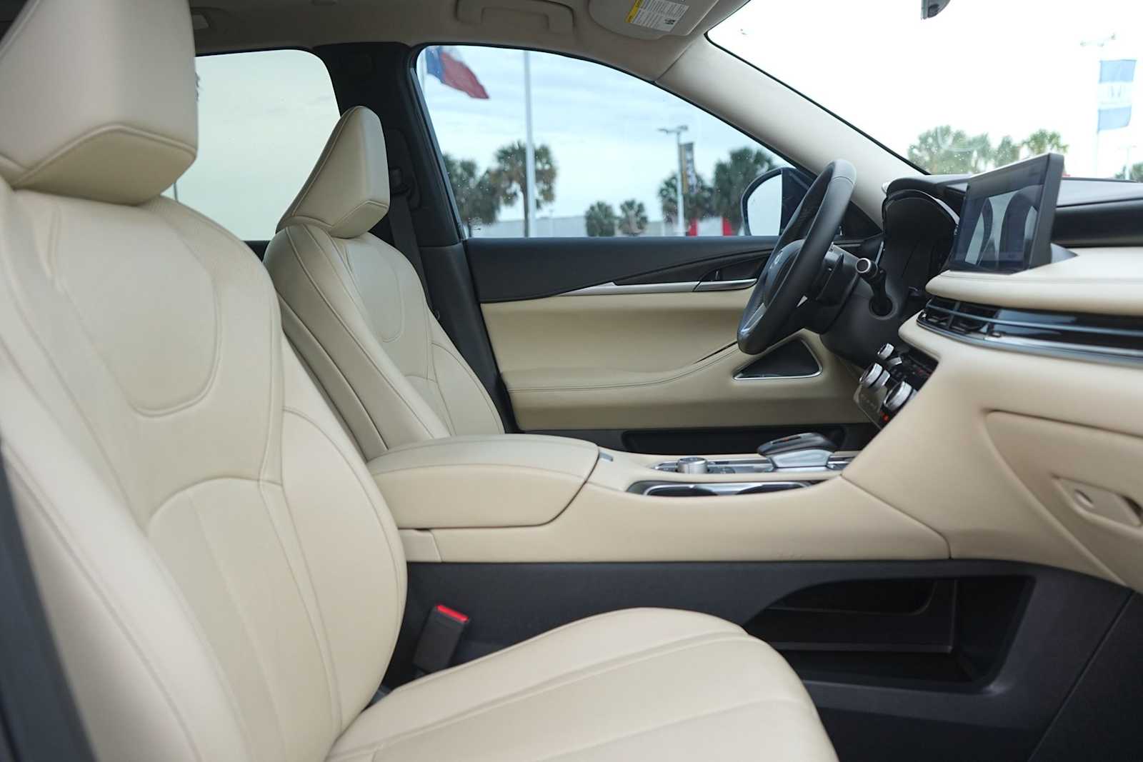 Thumbnail: 2025 INFINITI QX60 - 15