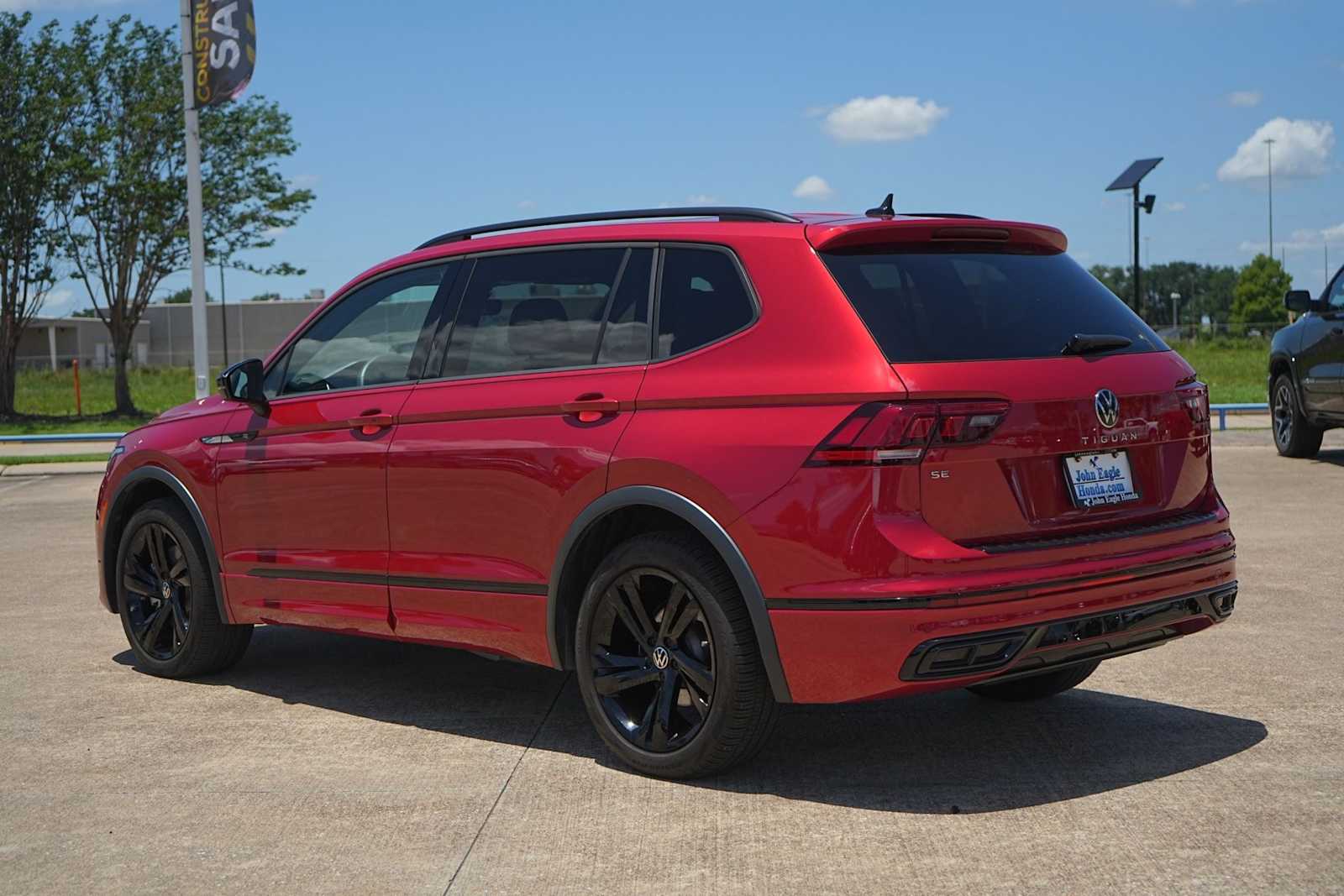 Thumbnail: 2024 Volkswagen Tiguan - 4