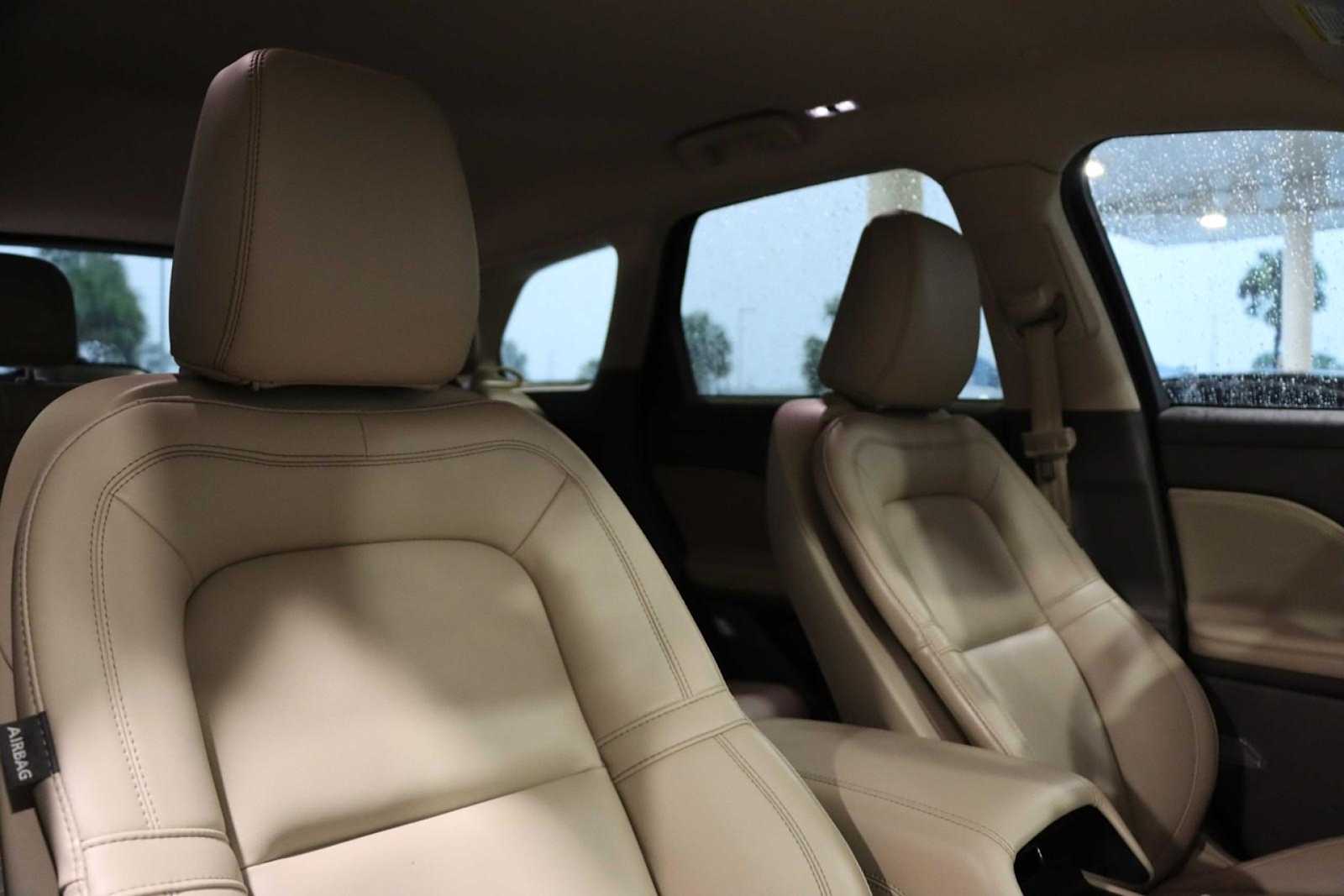 2022 Lincoln Corsair Standard 12