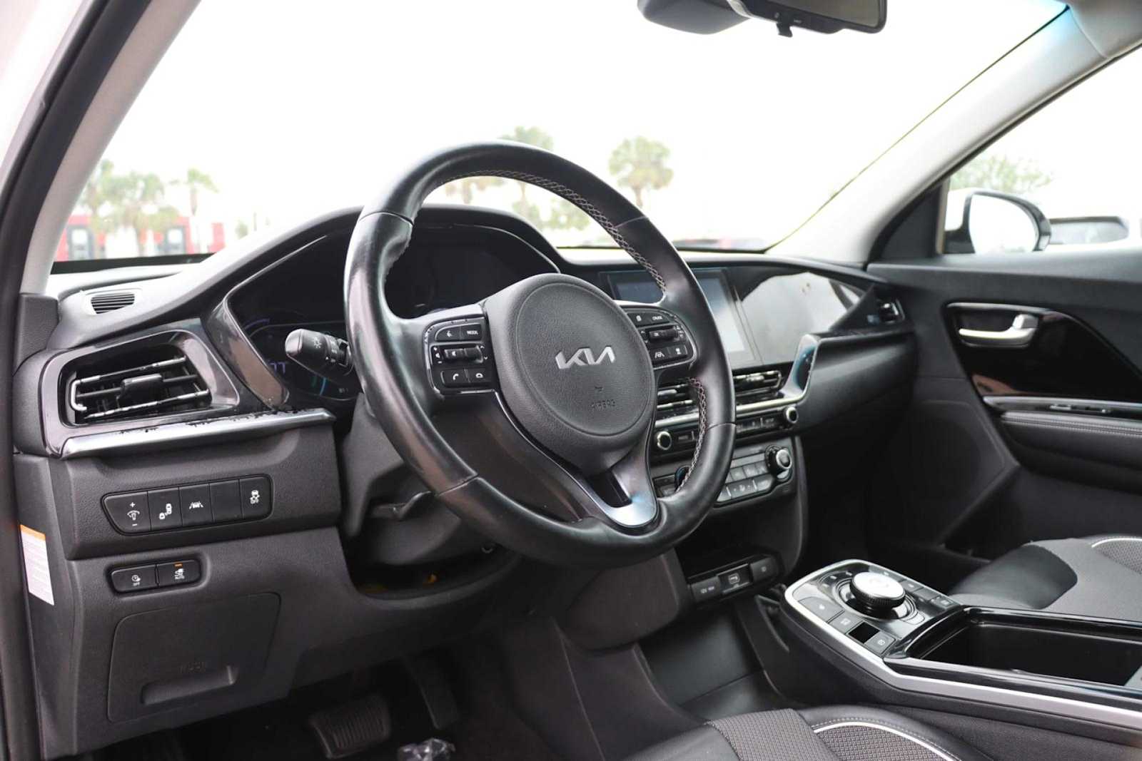 2022 Kia Niro S 2