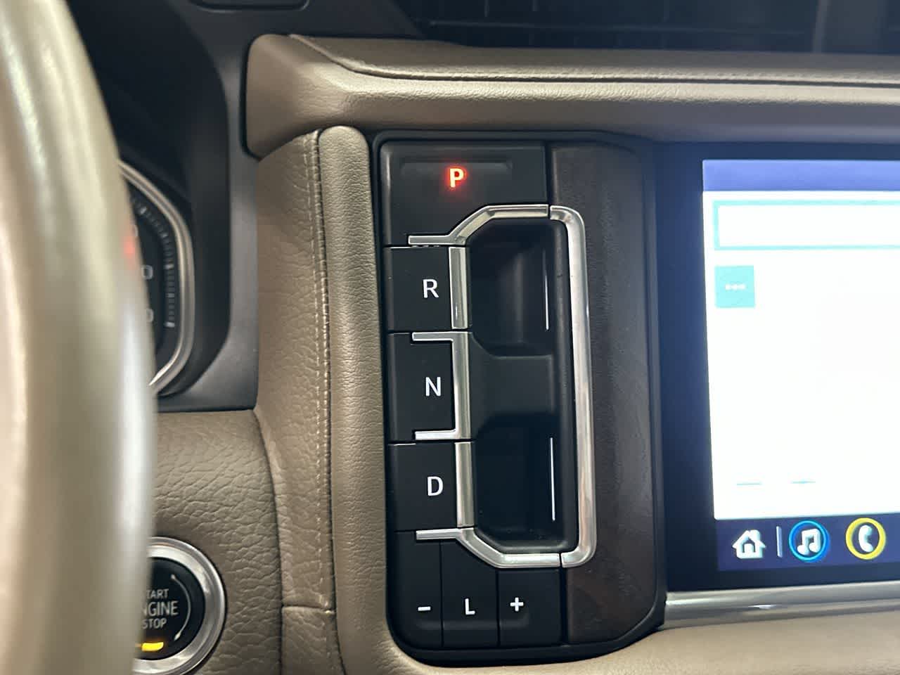 Thumbnail: 2021 GMC Yukon XL - 24