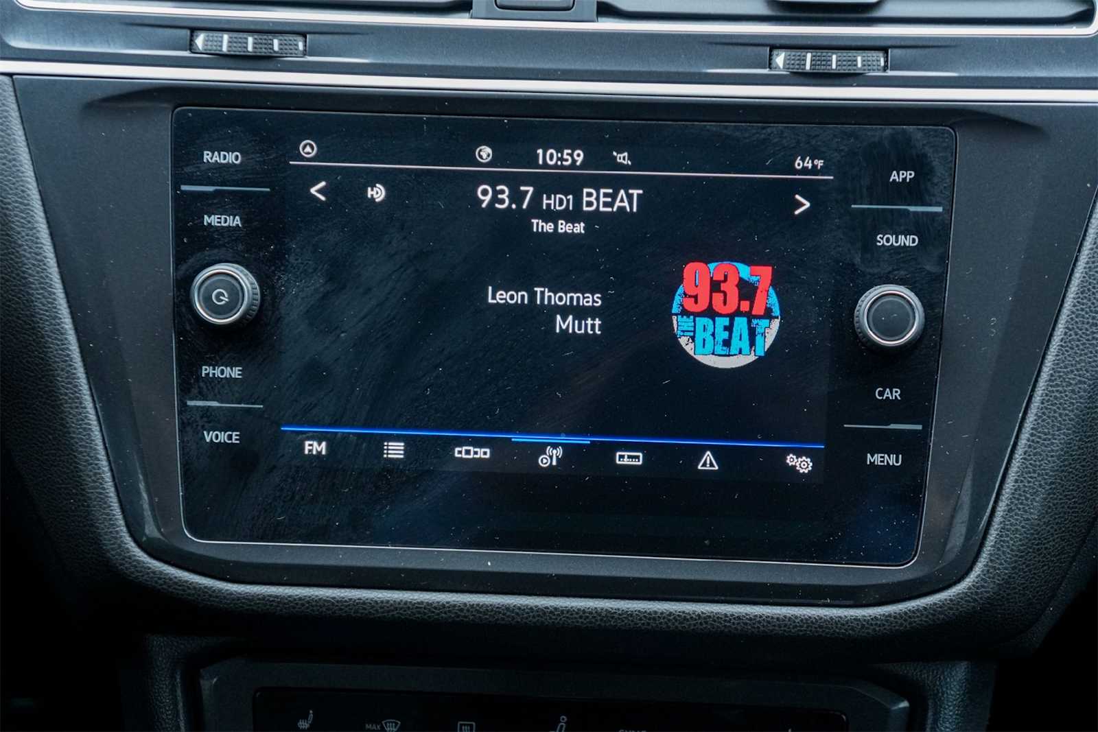 Thumbnail: 2024 Volkswagen Tiguan - 16