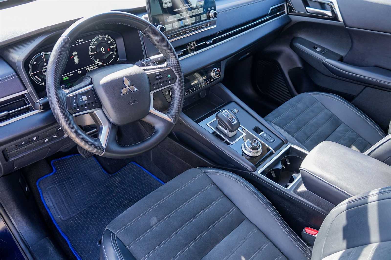 Thumbnail: 2024 Mitsubishi Outlander - 2