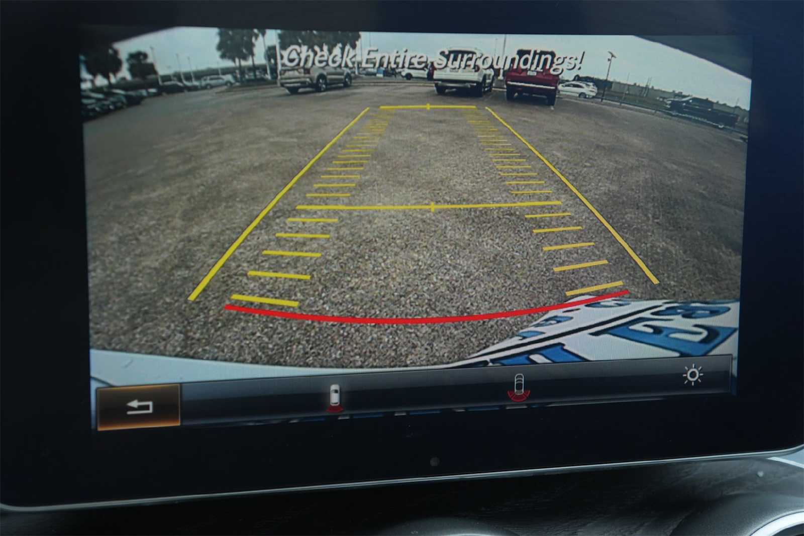 Thumbnail: 2015 Mercedes-Benz C-Class - 24