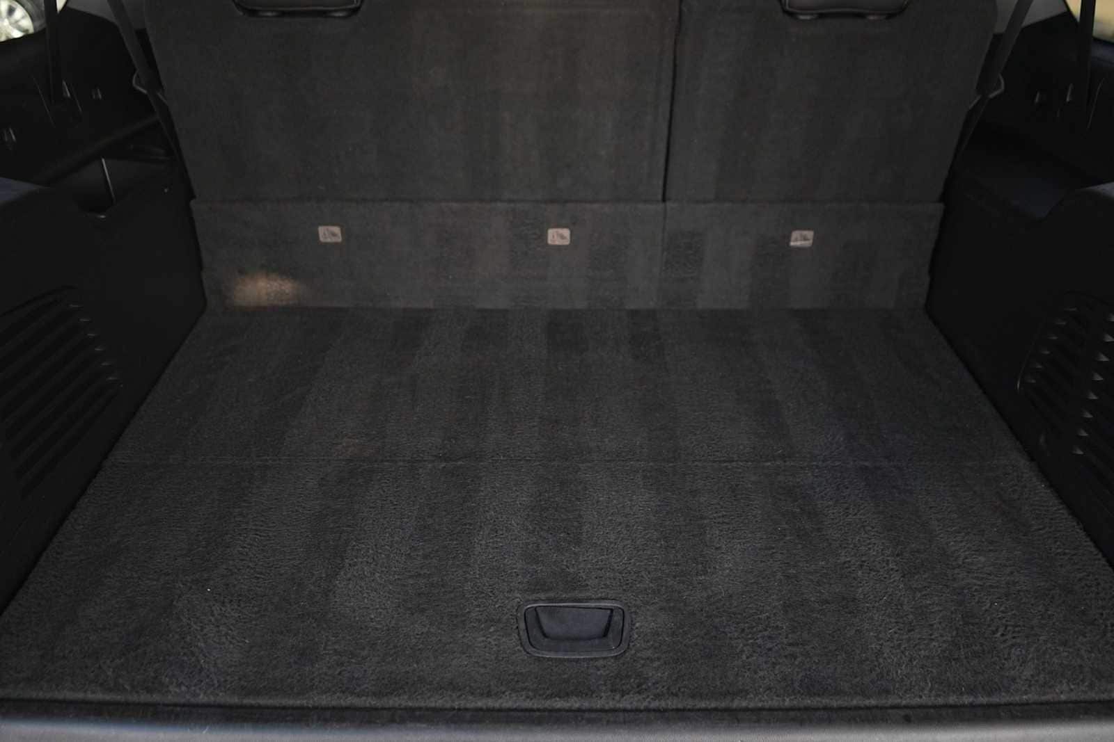 Thumbnail: 2019 GMC Yukon XL - 27