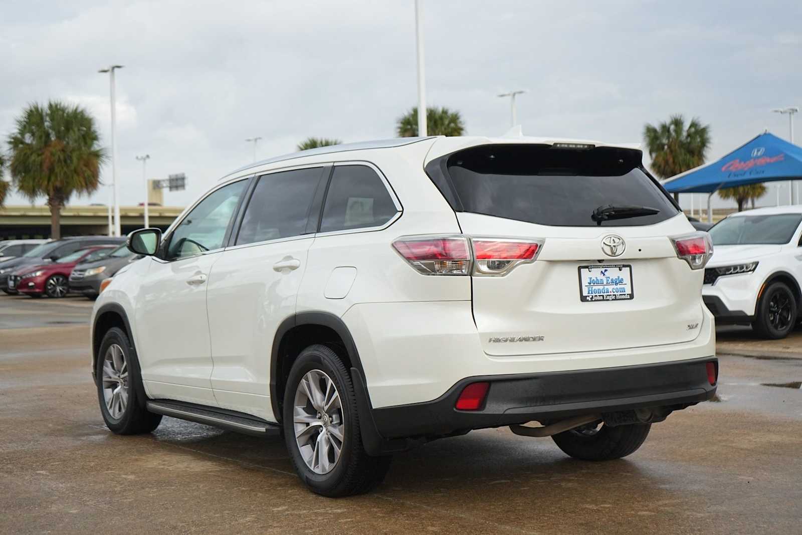 Thumbnail: 2015 Toyota Highlander - 4