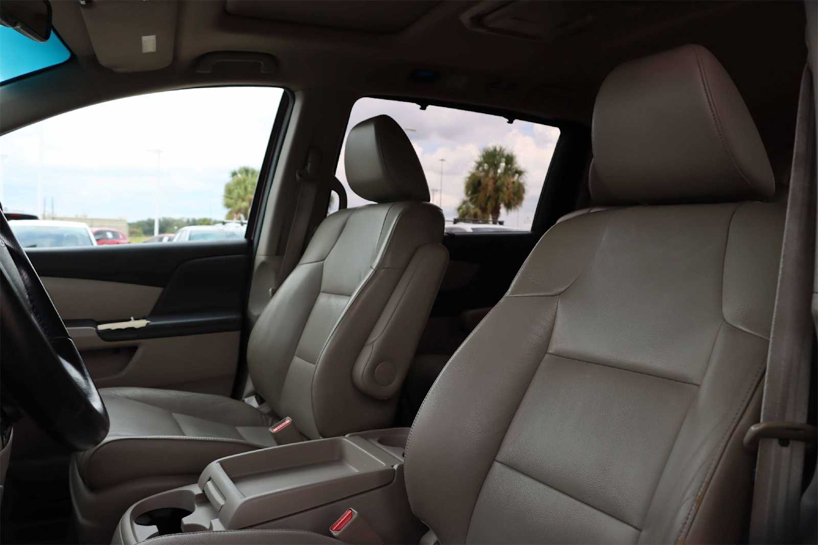 Thumbnail: 2012 Honda Odyssey - 11