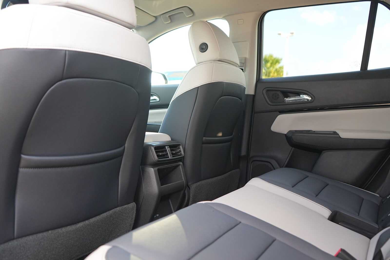 Thumbnail: 2026 Honda Prologue - 12