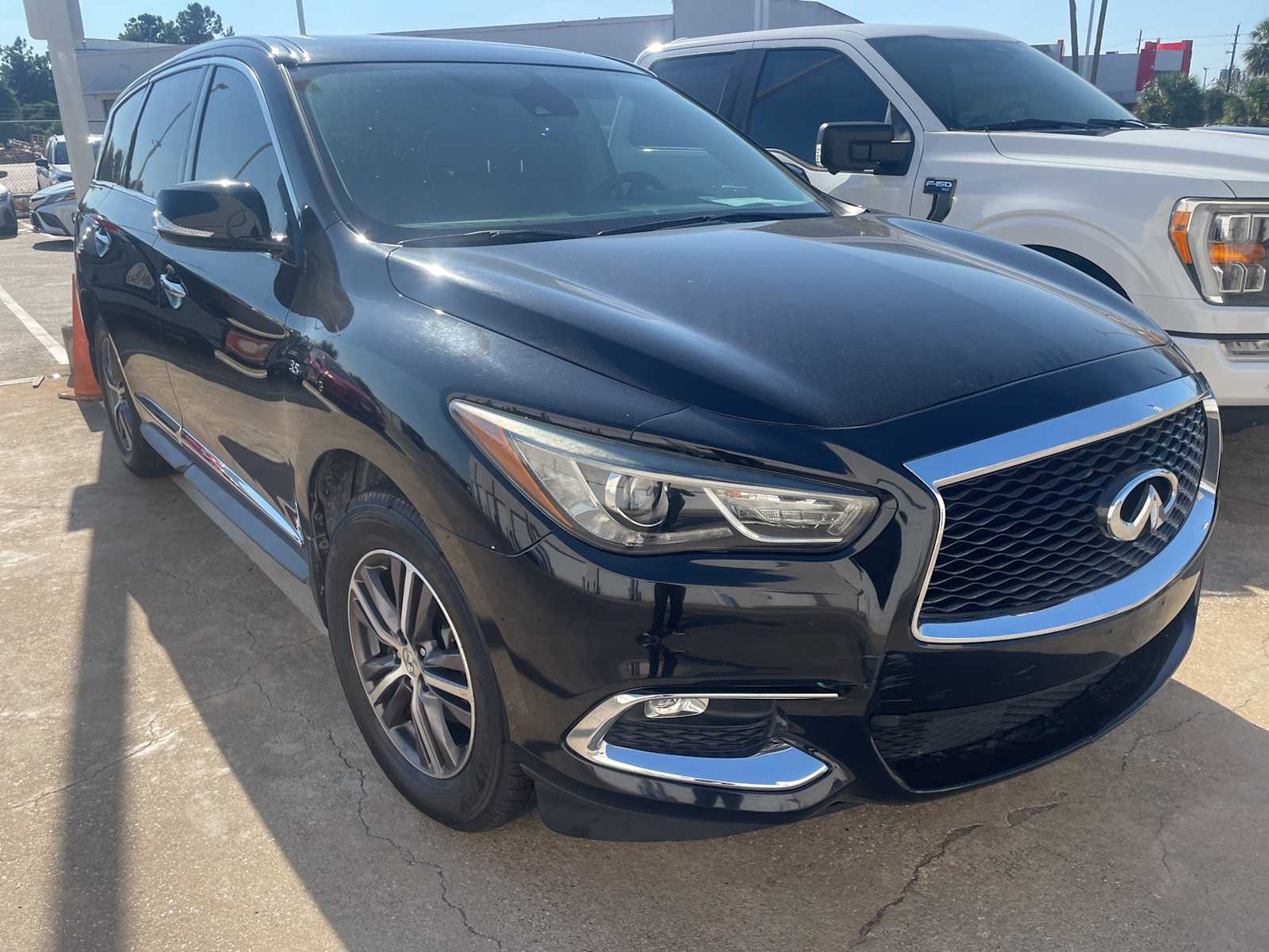 Thumbnail: 2019 INFINITI QX60 - 4
