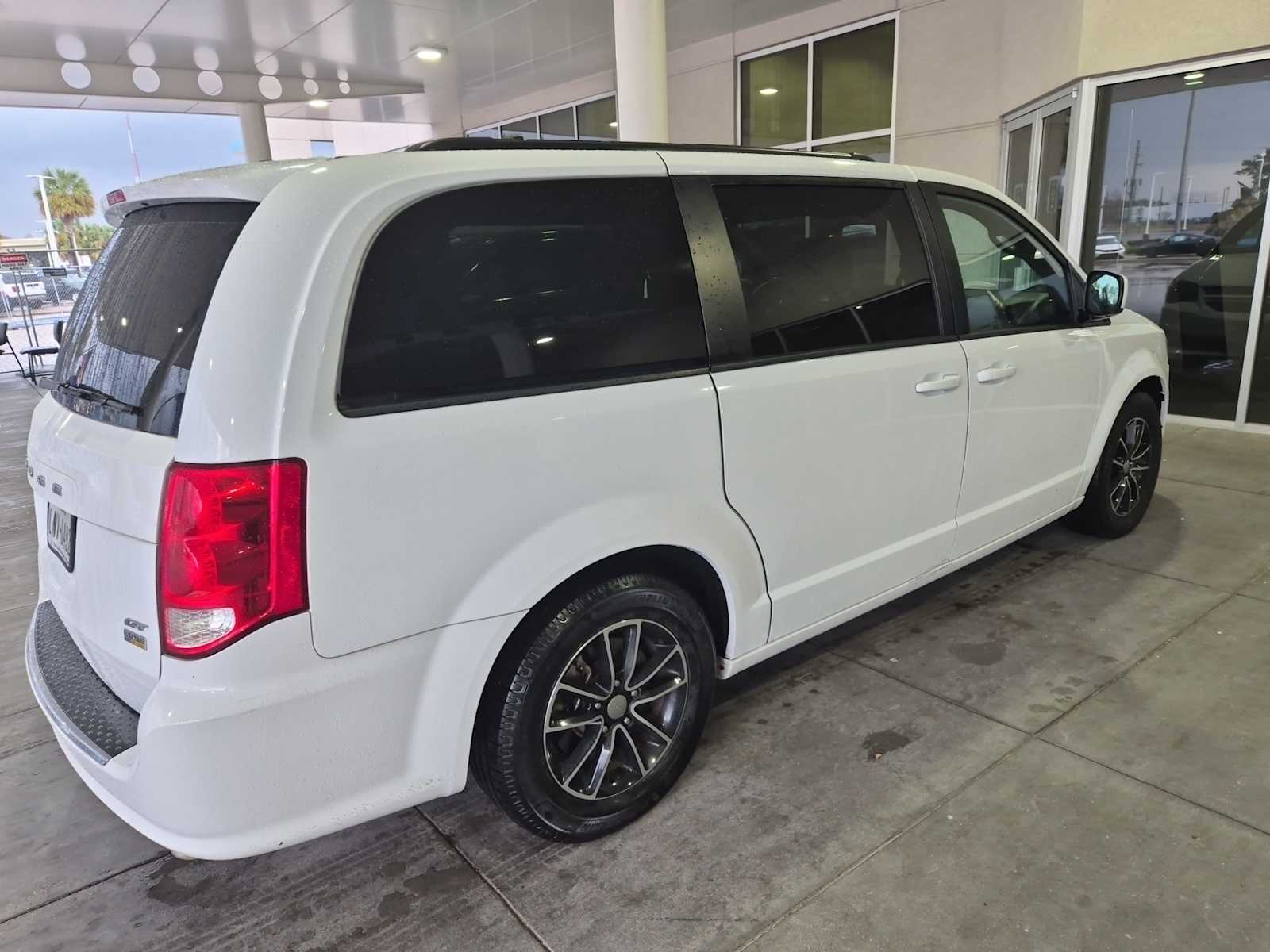 Thumbnail: 2018 Dodge Grand Caravan - 3