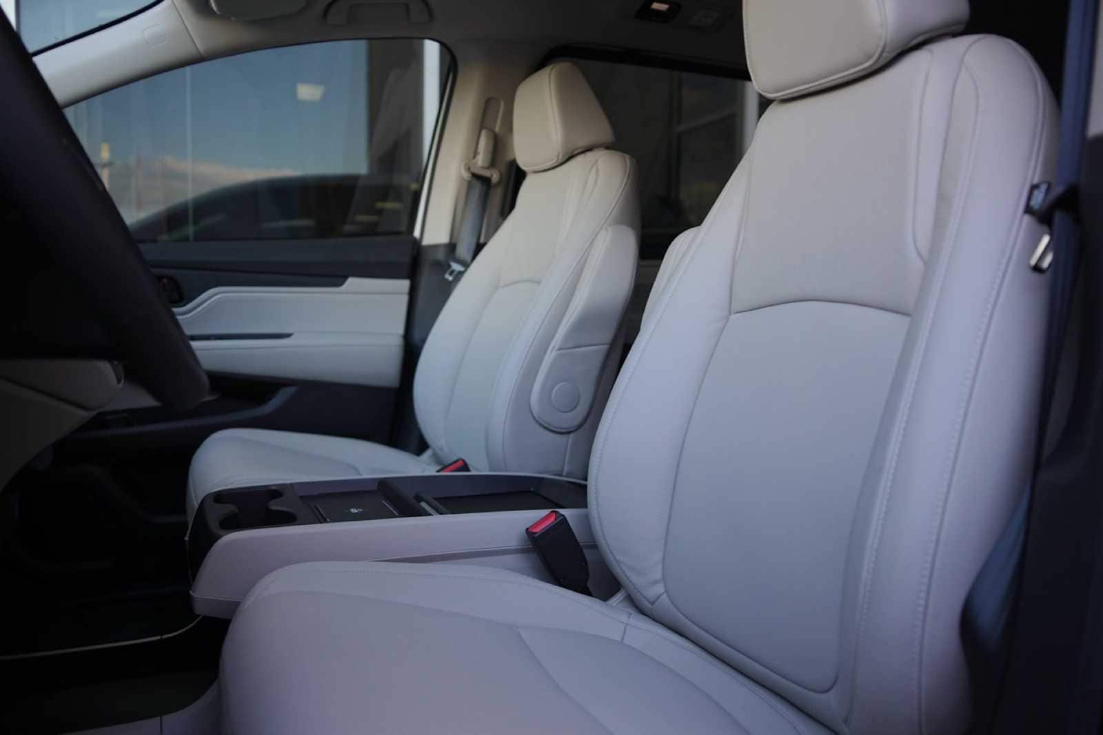 Thumbnail: 2026 Honda Odyssey - 11