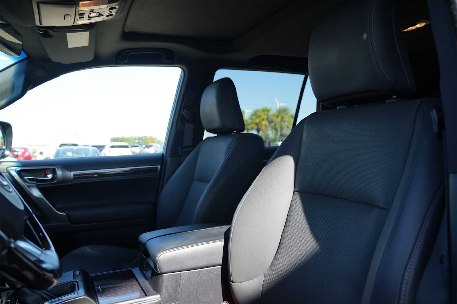 Thumbnail: 2023 Lexus GX - 10