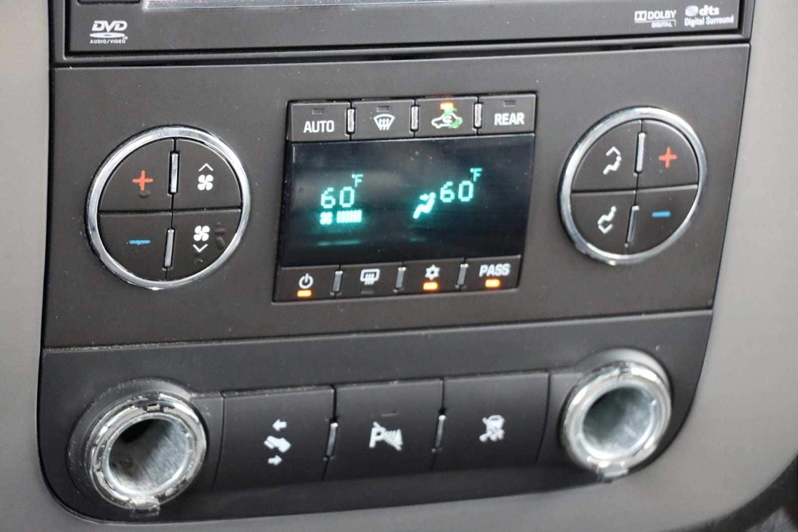 Thumbnail: 2011 Chevrolet Tahoe - 19