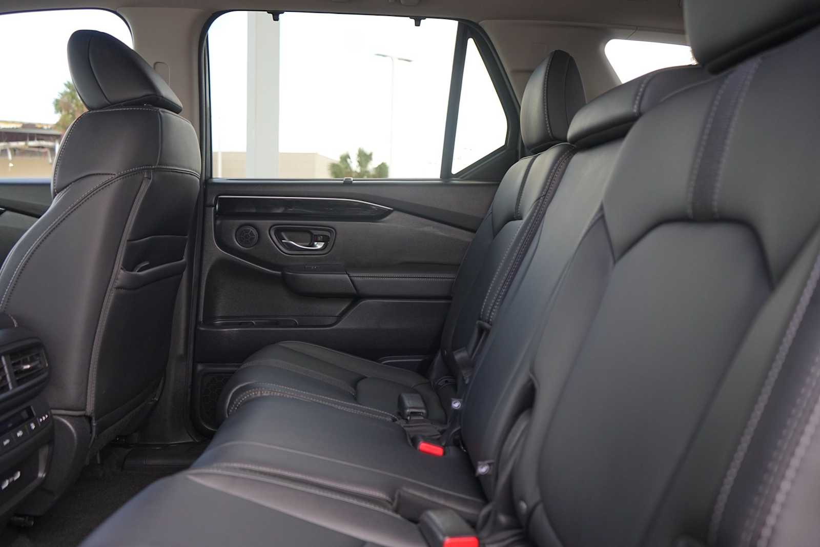 Thumbnail: 2023 Honda Pilot - 14